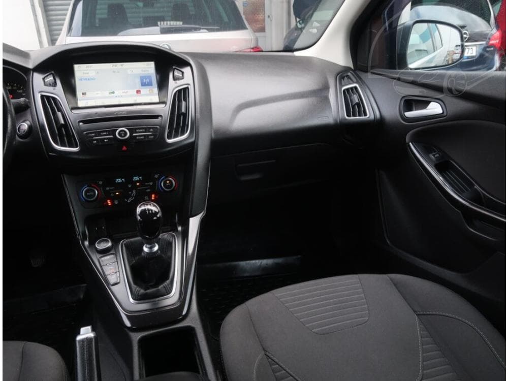 2017 Ford FOCUS - 8