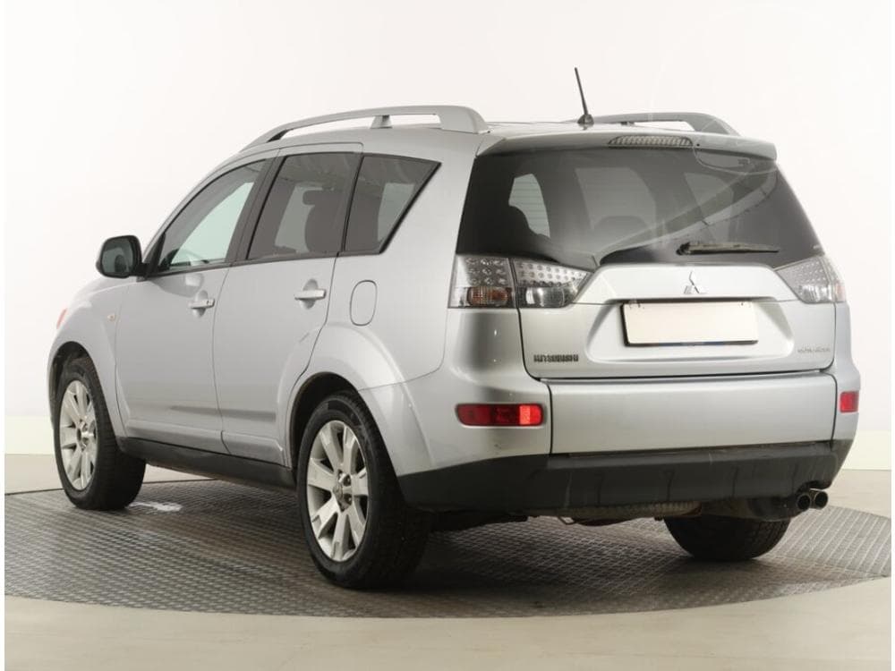 2009 Mitsubishi OUTLANDER - 4