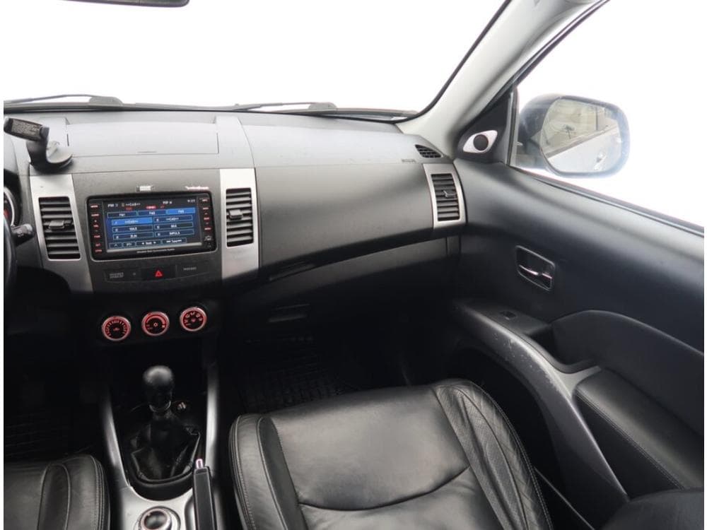 2009 Mitsubishi OUTLANDER - 8