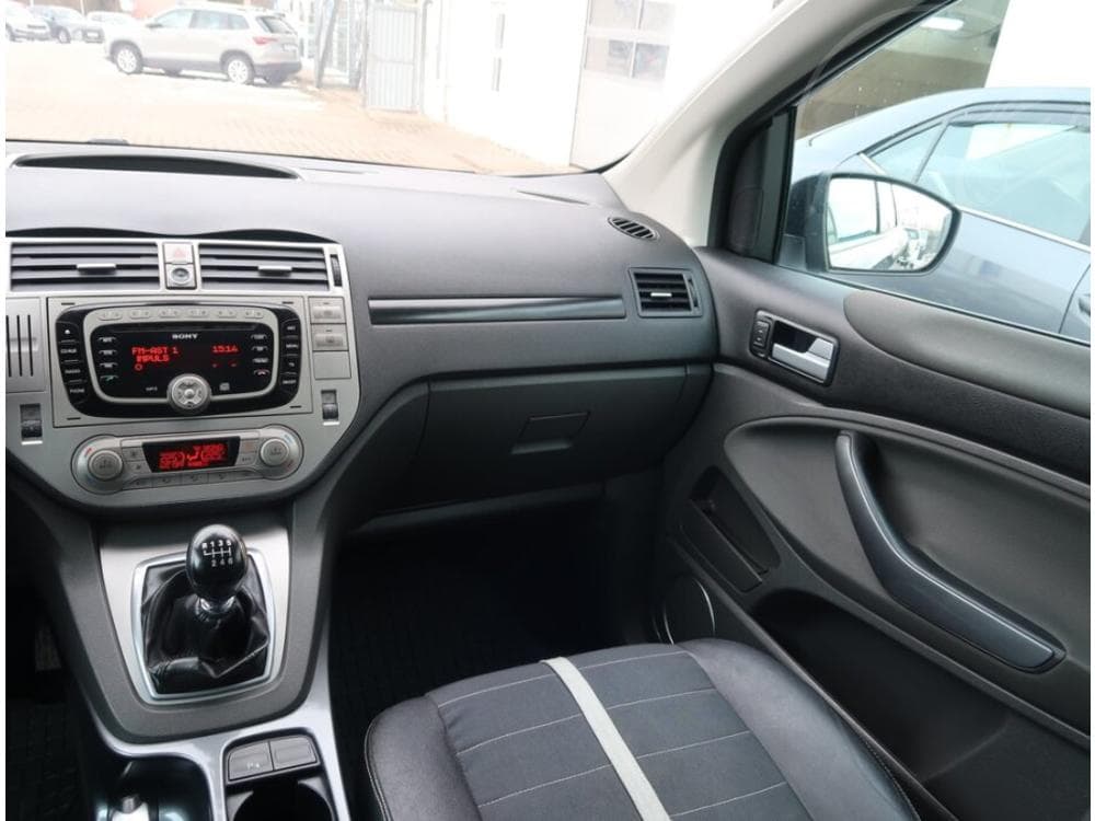 2010 Ford KUGA - 8