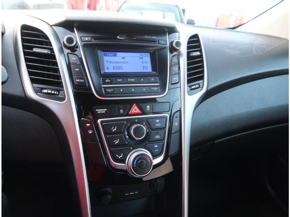 2013 Hyundai i30 - 12