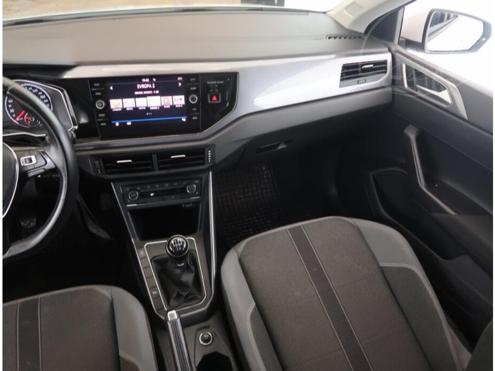 2019 Volkswagen POLO - 43