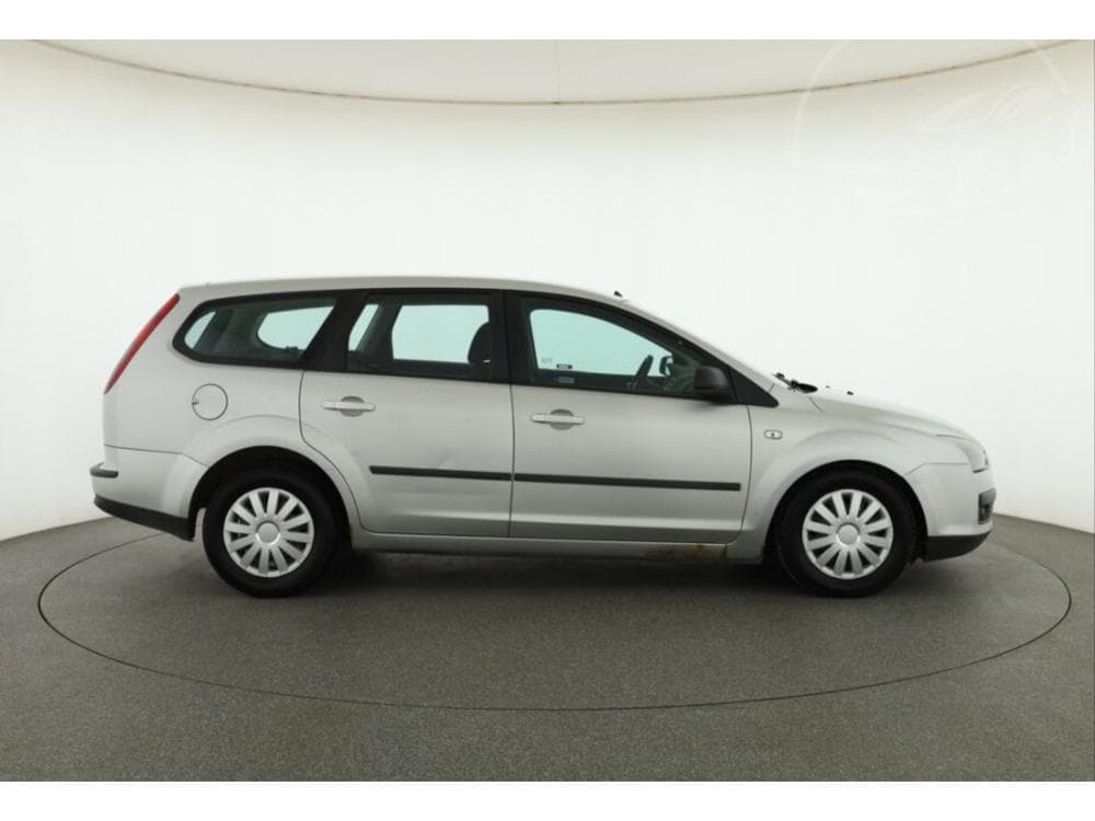2005 Ford FOCUS - 6