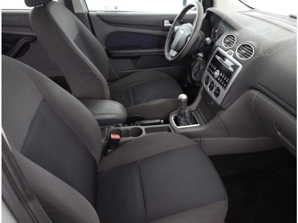 2005 Ford FOCUS - 7