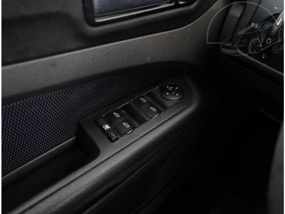 2005 Ford FOCUS - 11
