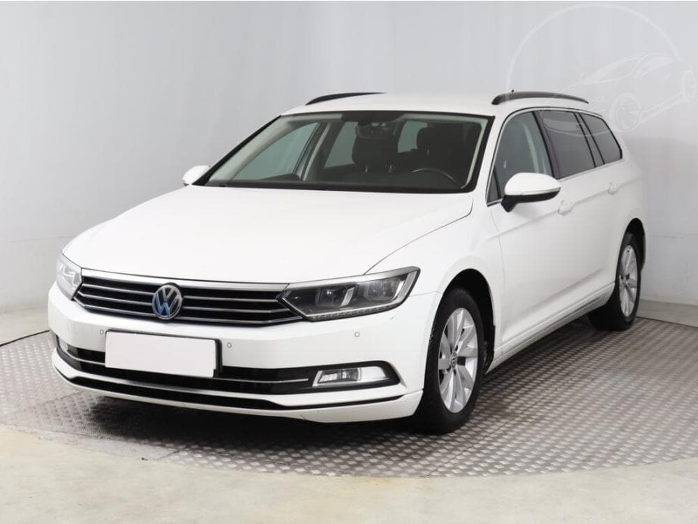 2018 Volkswagen PASSAT - 2