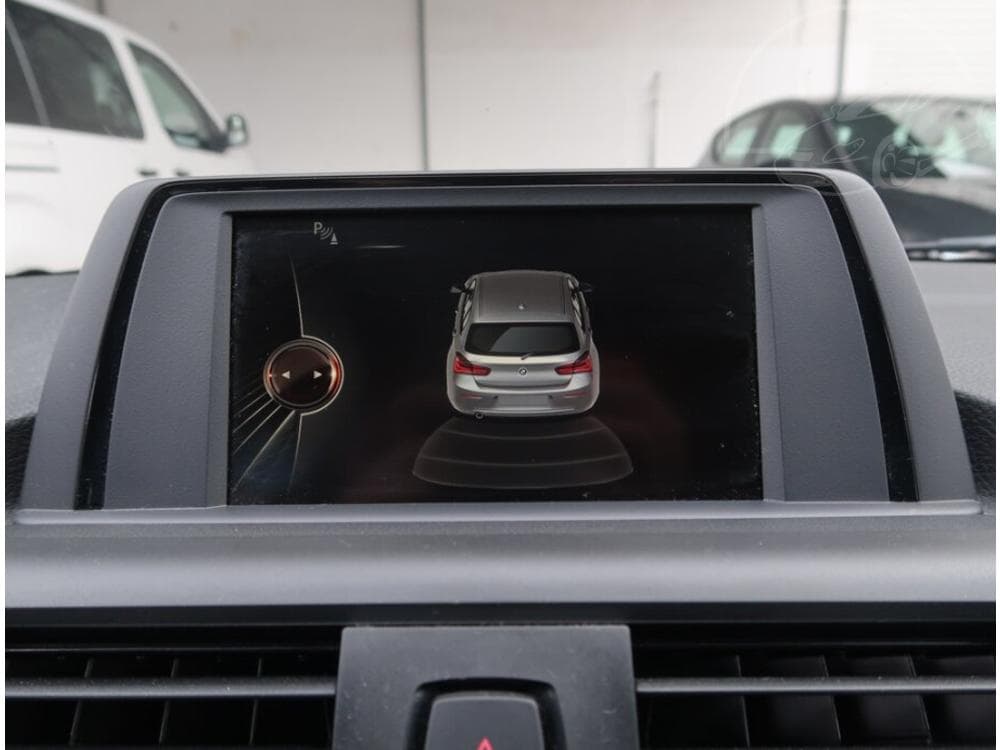 2015 BMW 1-Series - 13