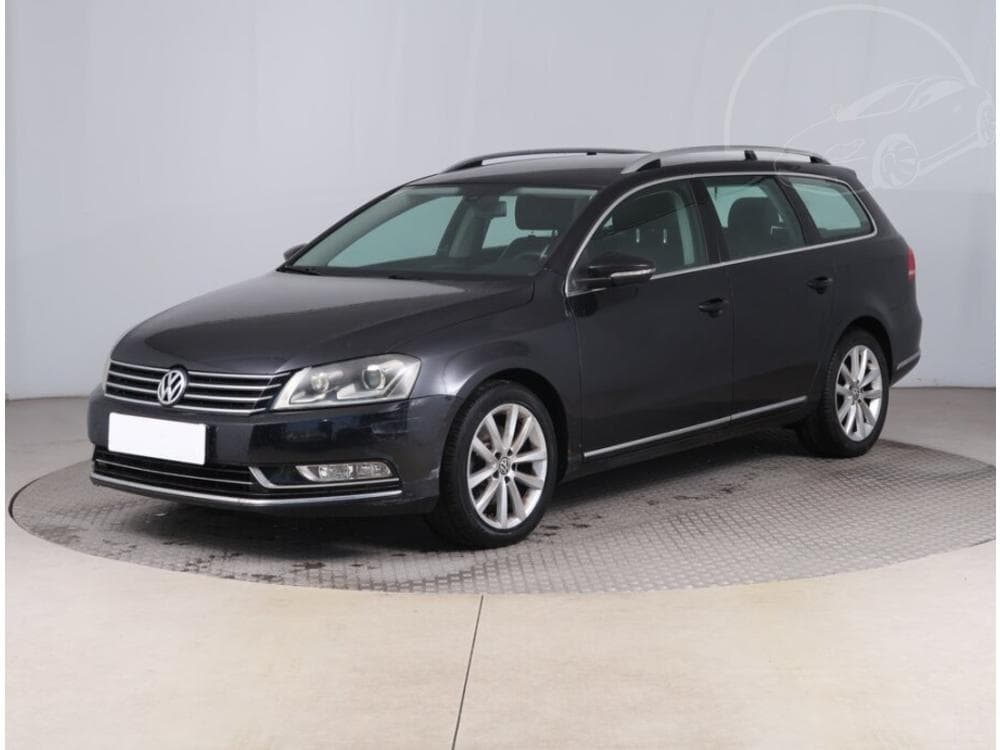 2011 Volkswagen PASSAT - 2