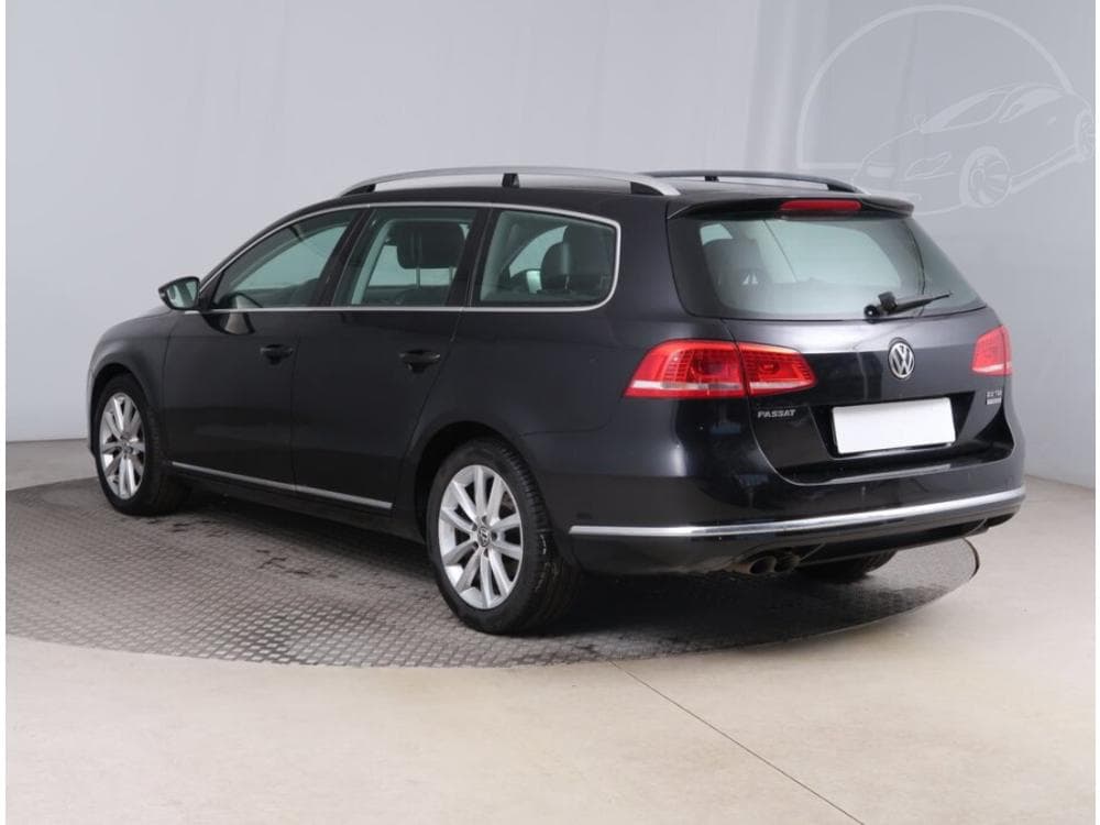 2011 Volkswagen PASSAT - 4