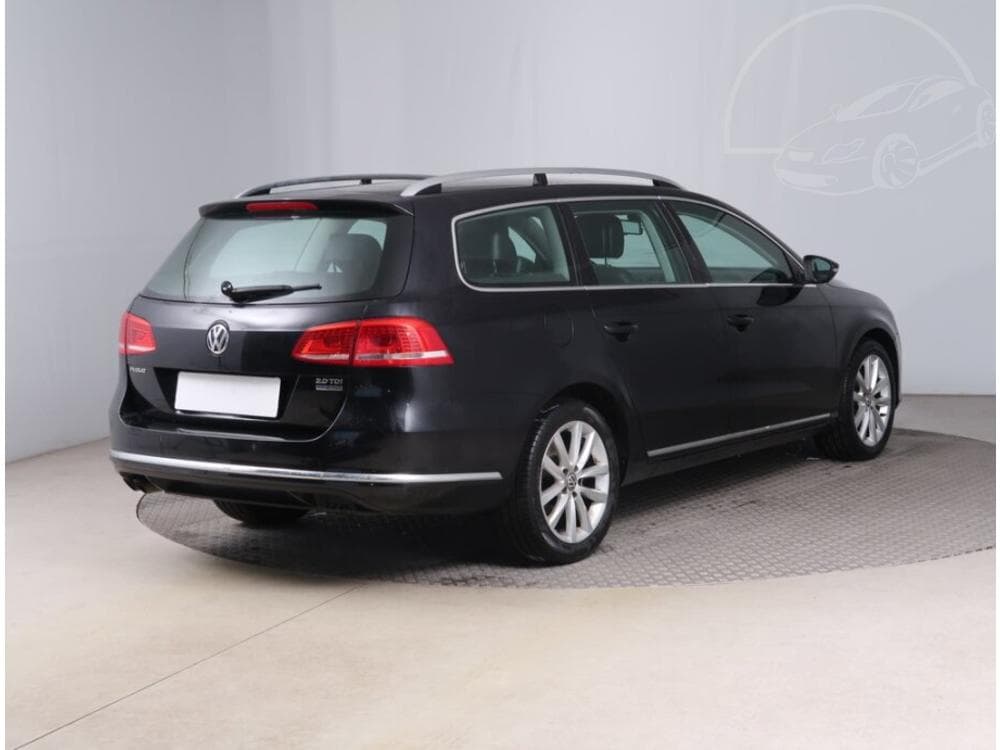 2011 Volkswagen PASSAT - 5