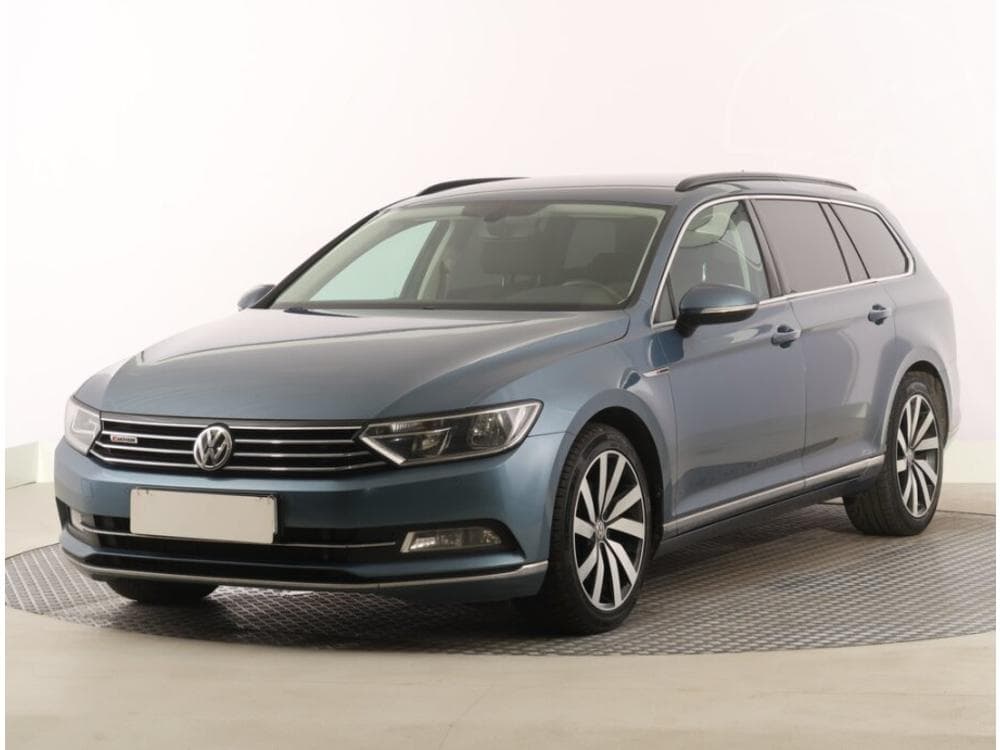 2018 Volkswagen PASSAT - 5