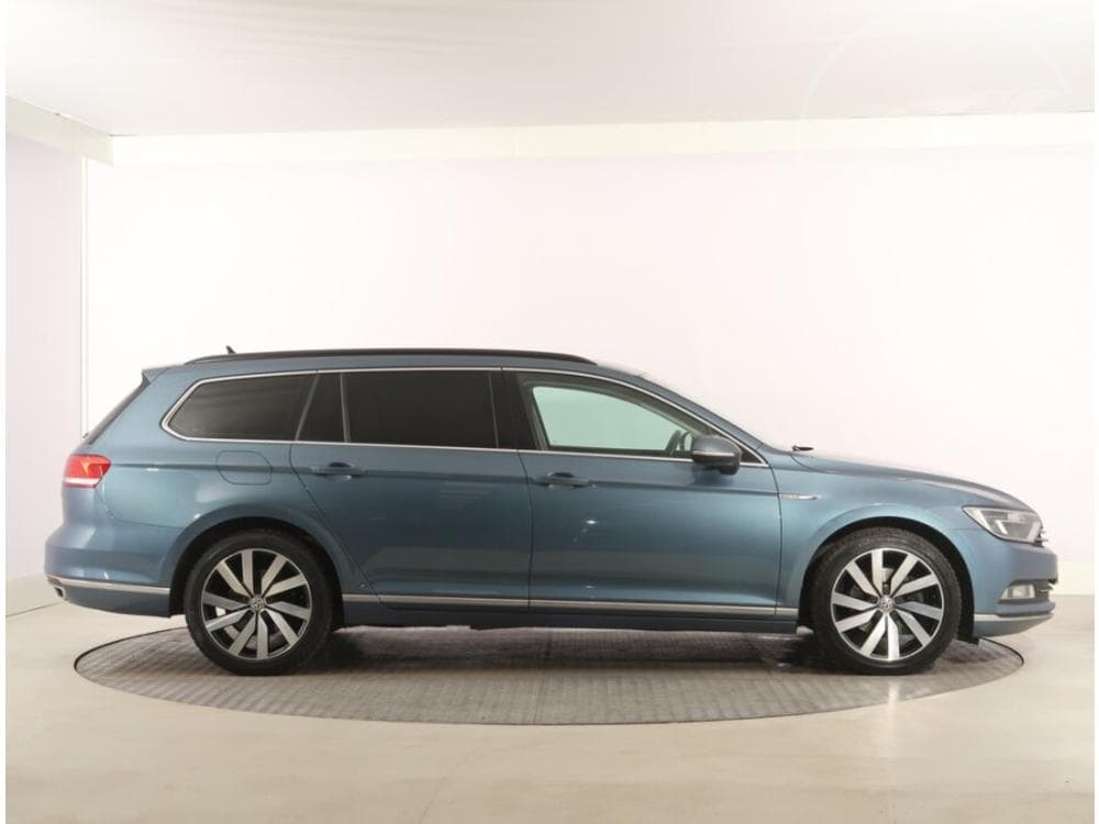 2018 Volkswagen PASSAT - 21