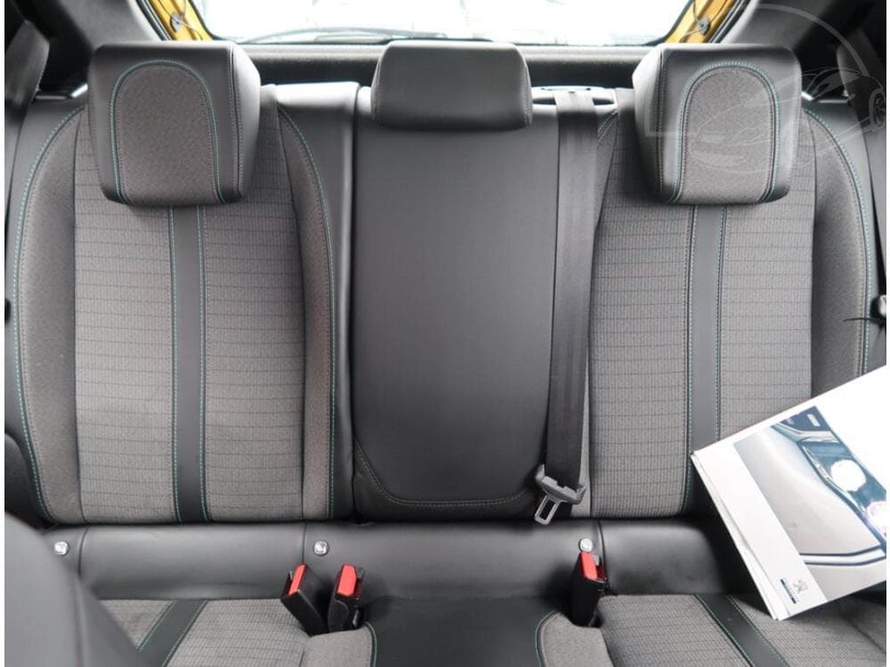 2020 Peugeot 208 - 10