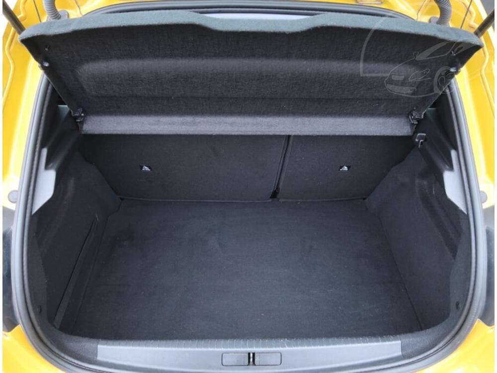 2020 Peugeot 208 - 13