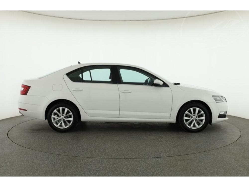 2018 Škoda OCTAVIA - 11