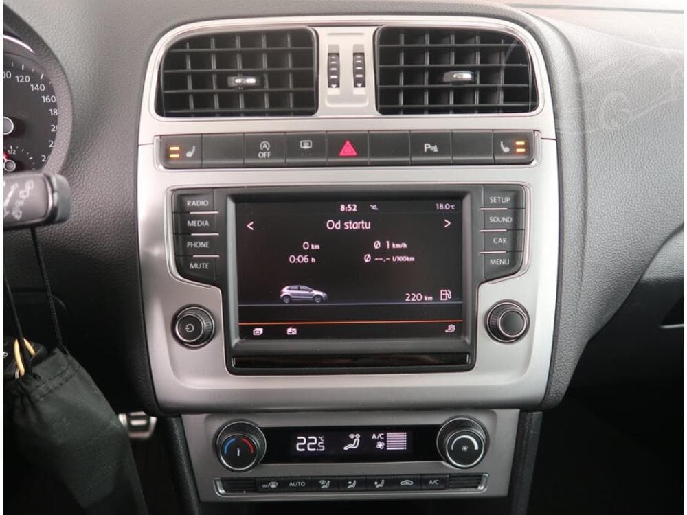 2015 Volkswagen POLO - 12