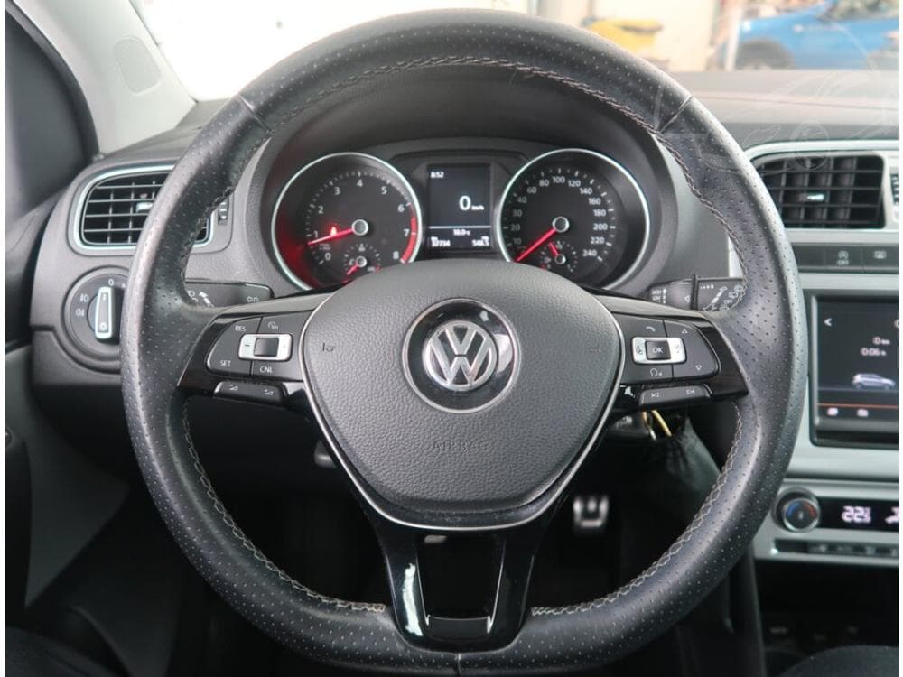 2015 Volkswagen POLO - 13