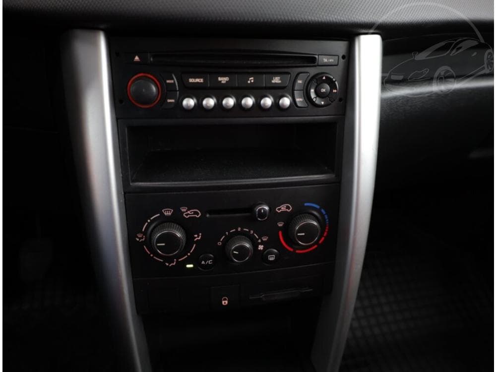 2013 Peugeot 207 - 9