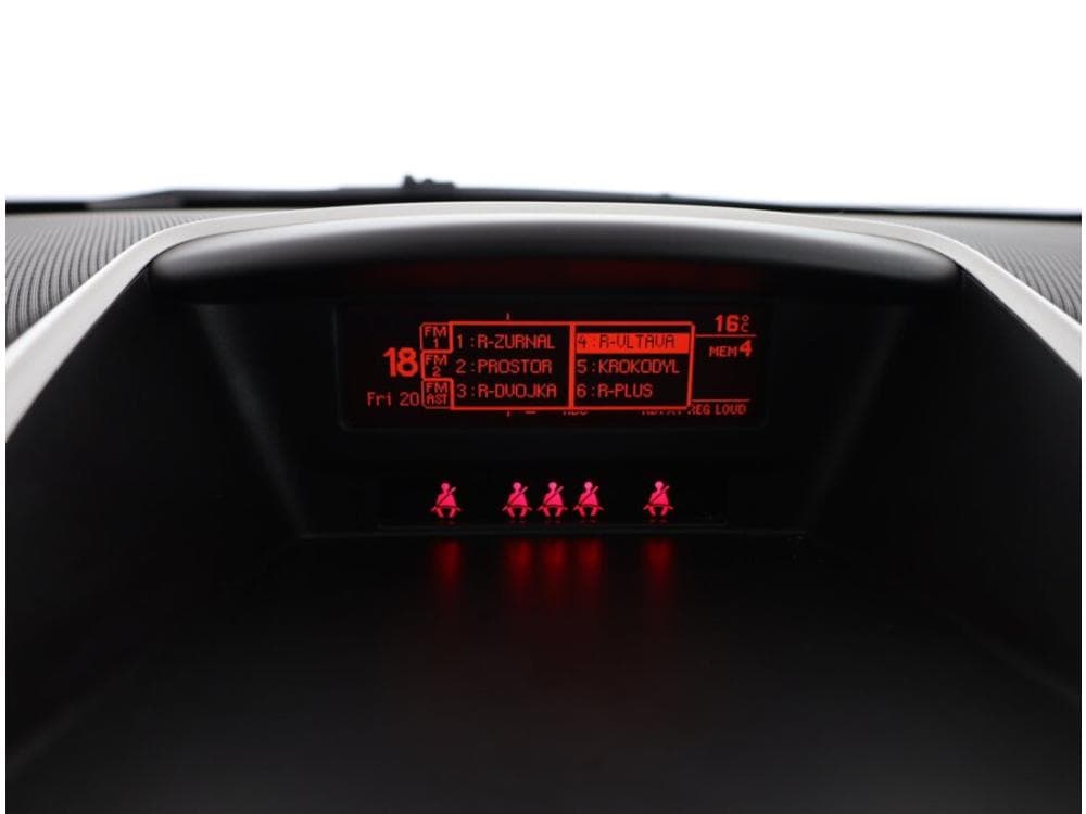 2013 Peugeot 207 - 10
