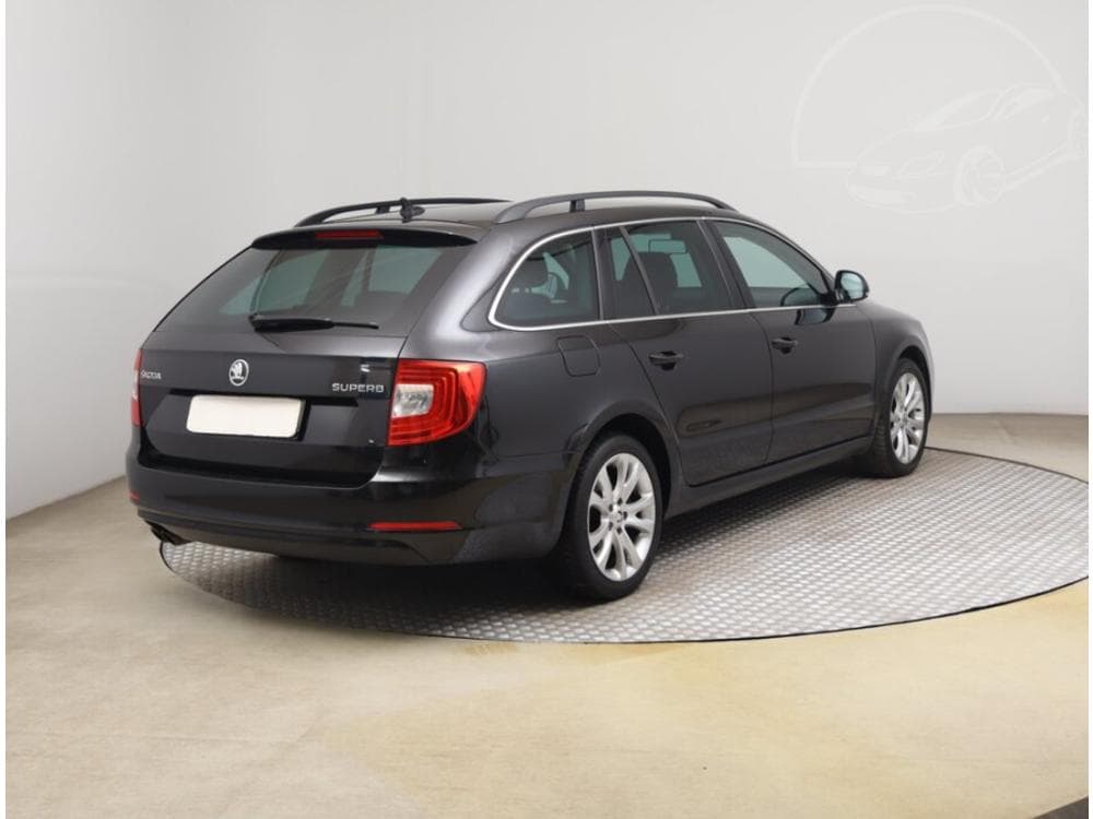 2013 Škoda SUPERB - 9