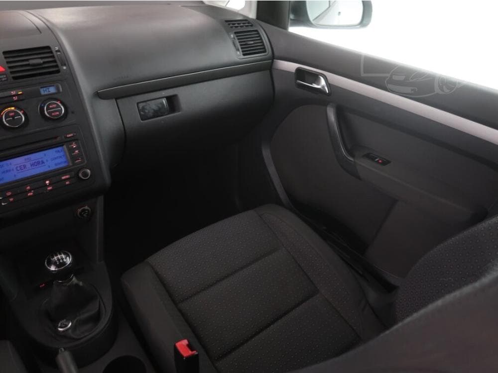 2005 Volkswagen Touran - 29