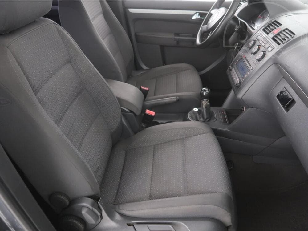 2005 Volkswagen Touran - 33