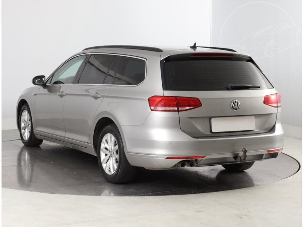 2015 Volkswagen Passat - 4