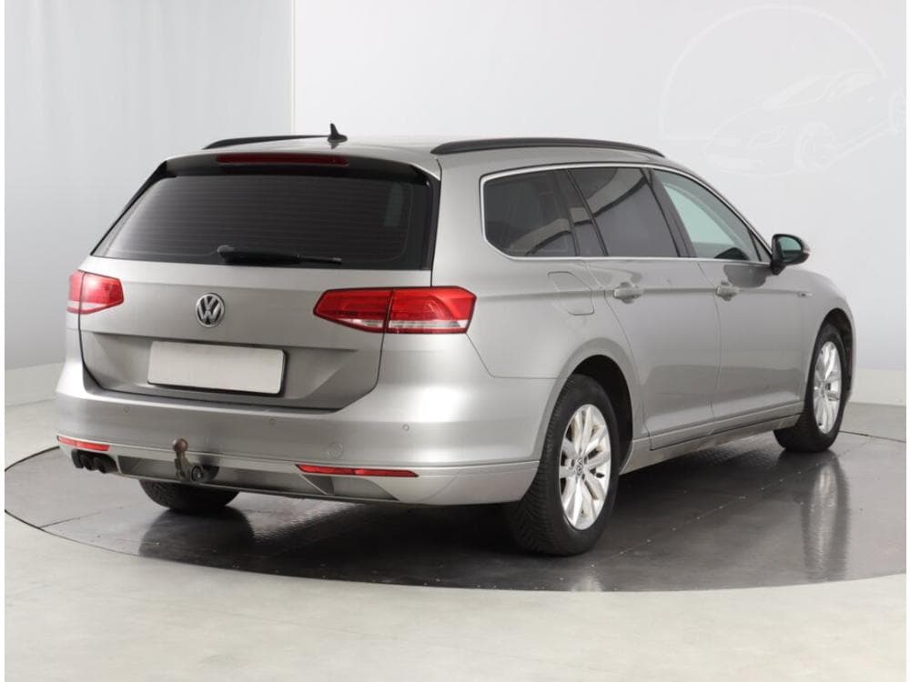 2015 Volkswagen Passat - 5