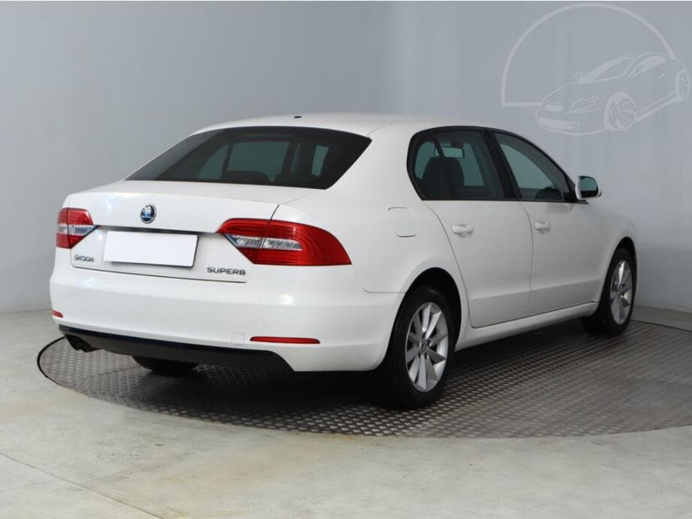 2014 Škoda SUPERB - 5