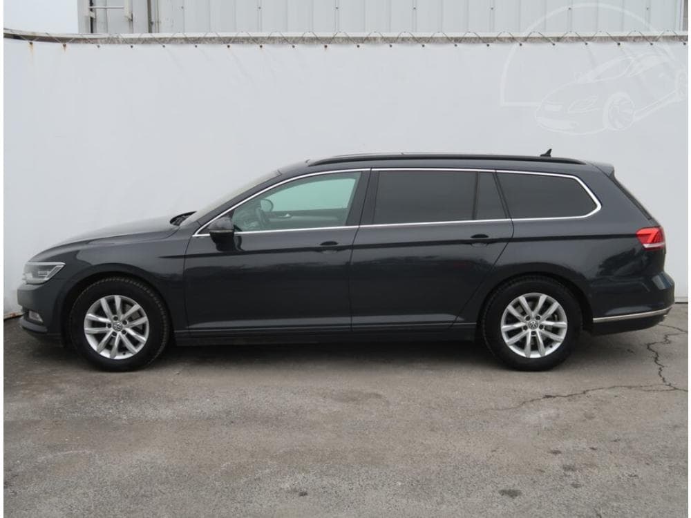 2015 Volkswagen Passat - 3