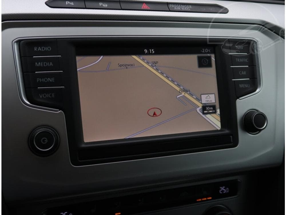 2015 Volkswagen Passat - 13