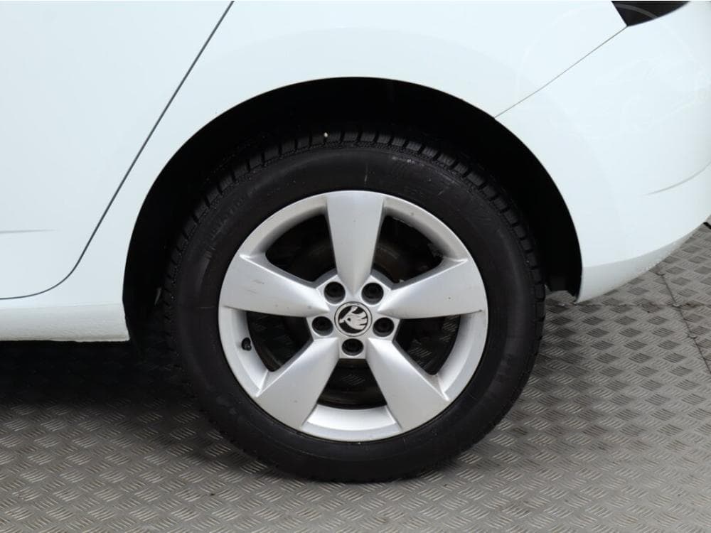 2015 Škoda FABIA - 13