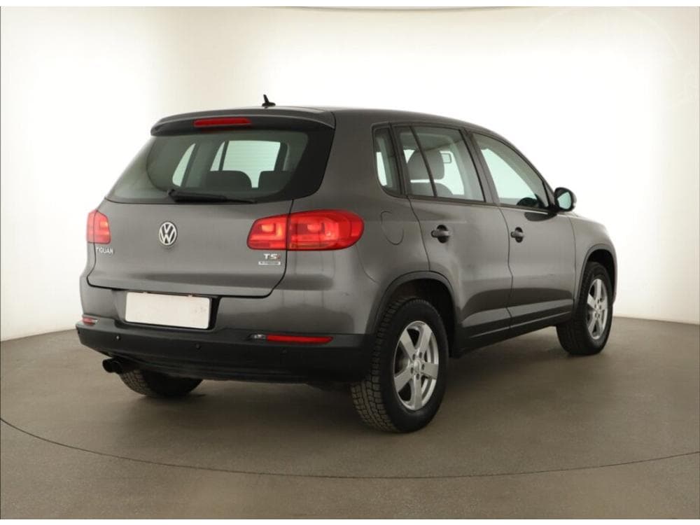 2012 Volkswagen Tiguan - 5