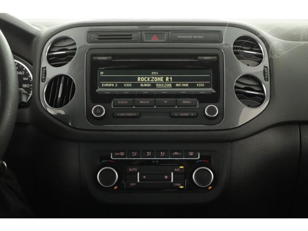 2012 Volkswagen Tiguan - 9