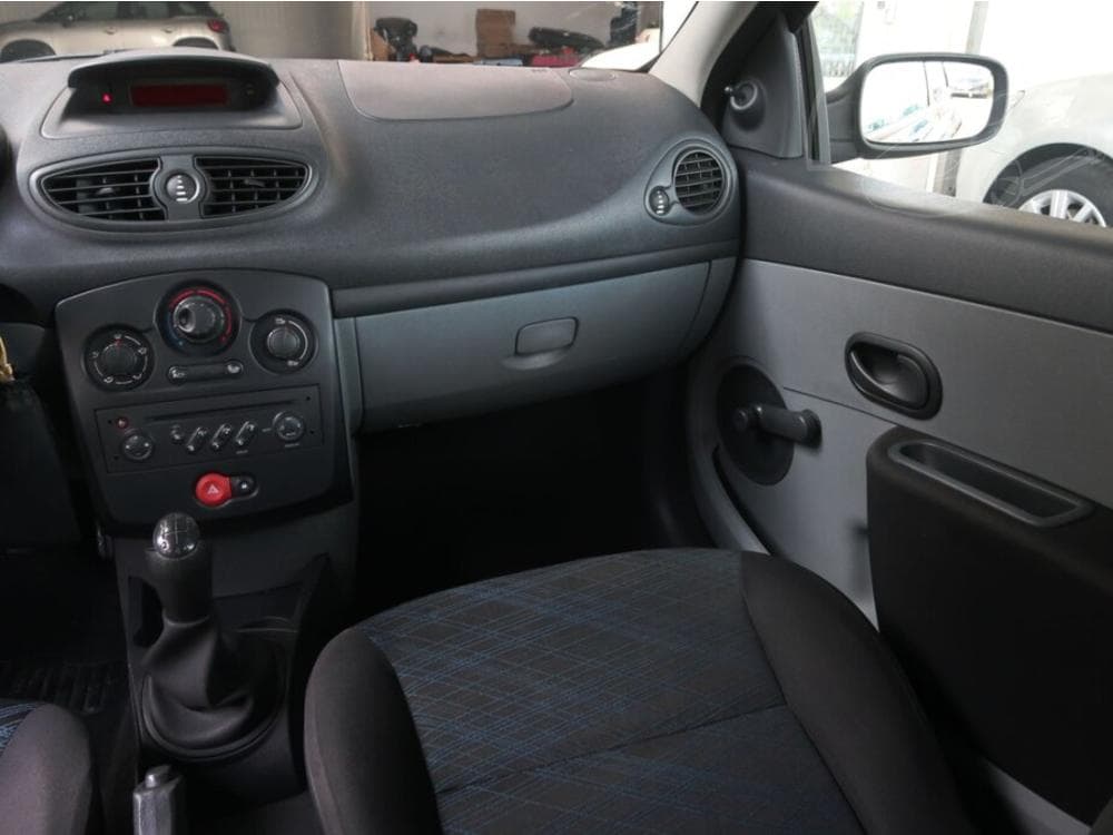 2006 Renault CLIO - 8
