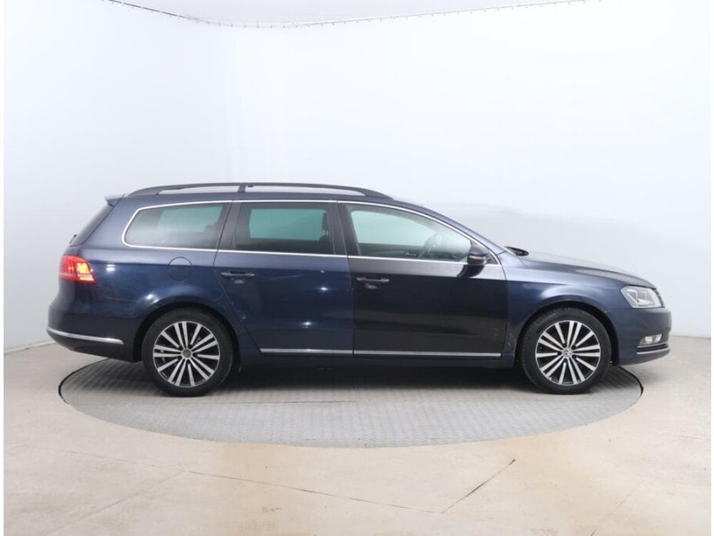 2013 Volkswagen PASSAT - 11