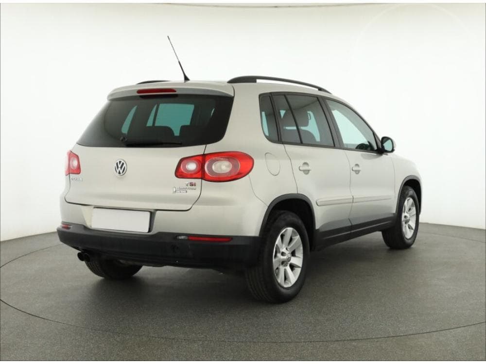 2011 Volkswagen Tiguan - 5