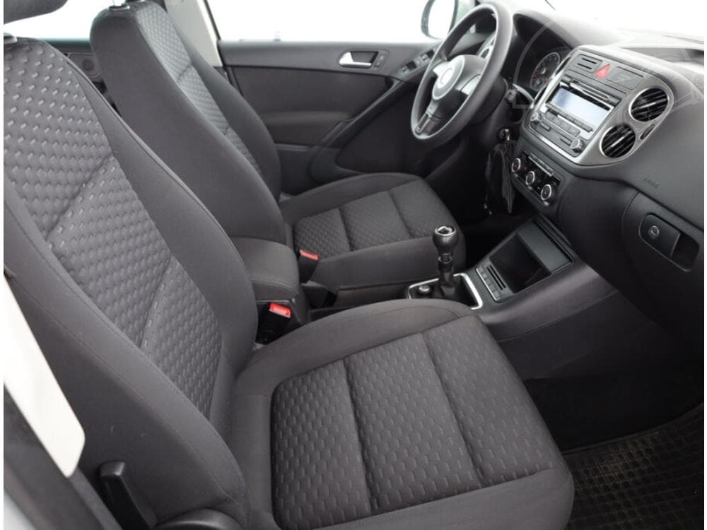 2011 Volkswagen Tiguan - 7