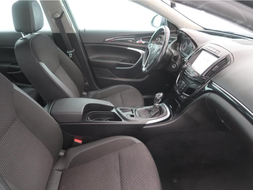 2015 Opel INSIGNIA - 9