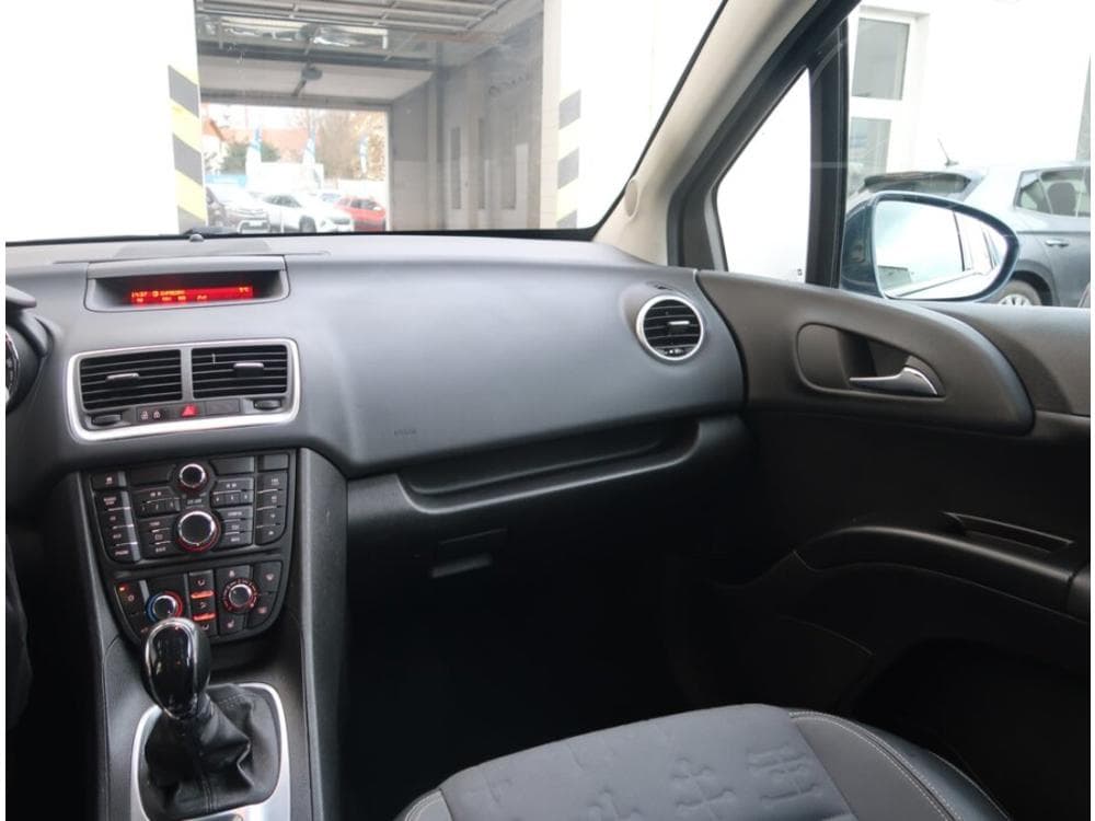 2015 Opel Meriva - 15