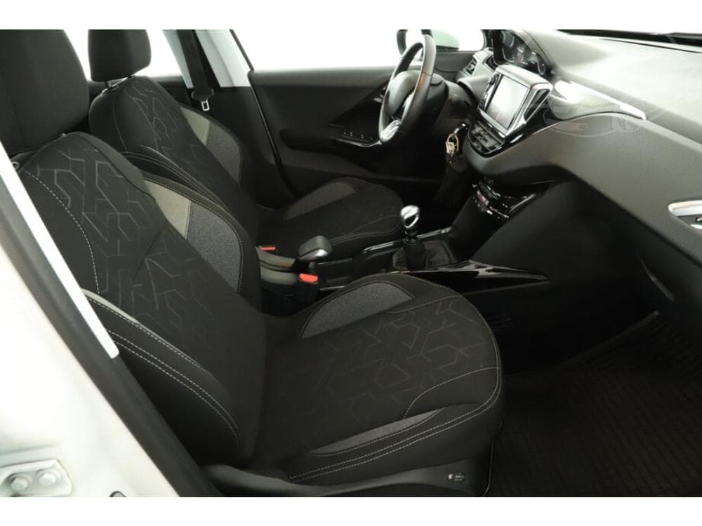 2019 Peugeot 2008 - 9