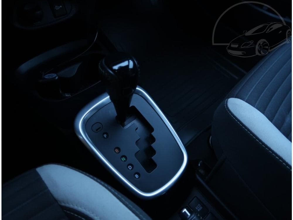 2016 Toyota YARIS - 25