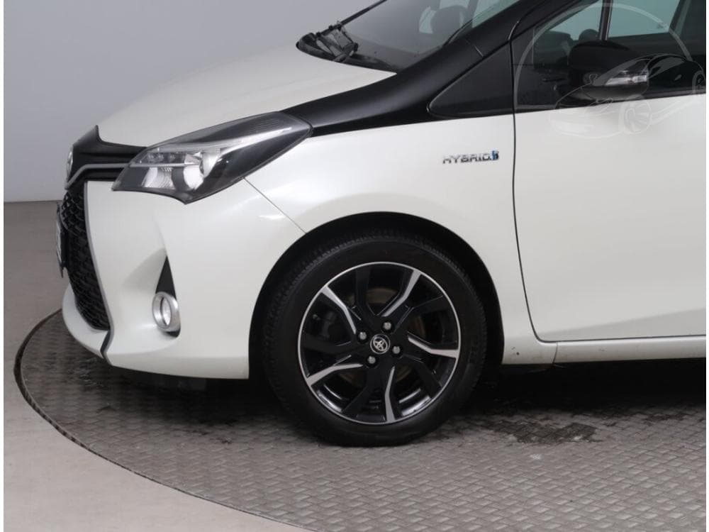 2016 Toyota YARIS - 29