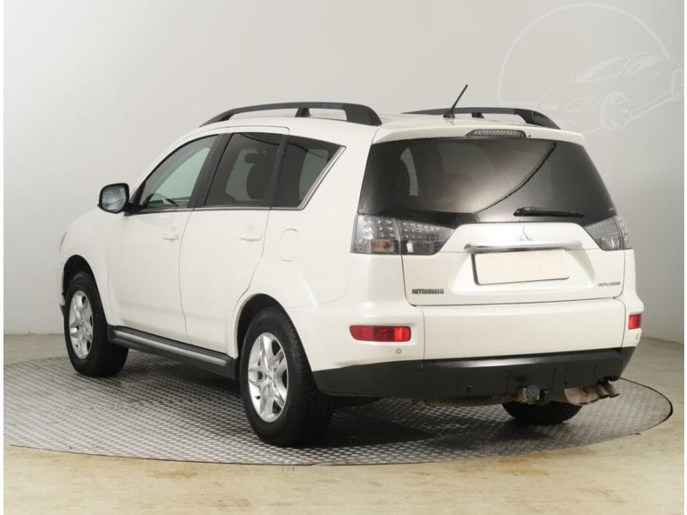 2011 Mitsubishi OUTLANDER - 4