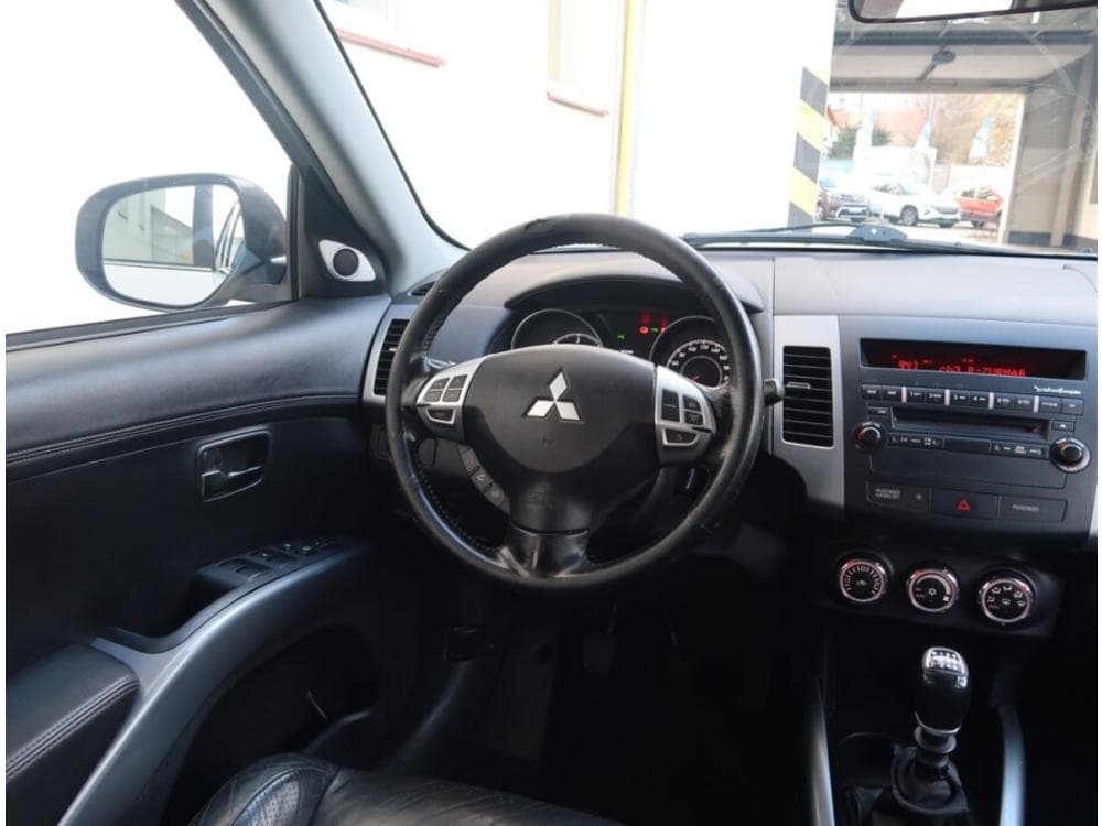 2011 Mitsubishi OUTLANDER - 7