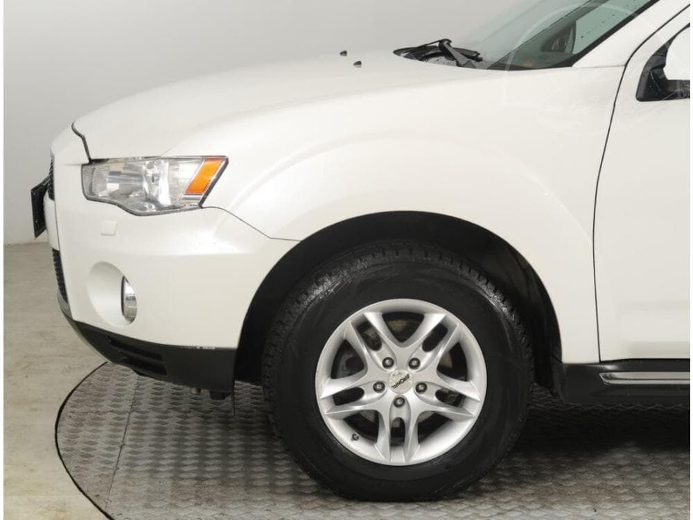 2011 Mitsubishi OUTLANDER - 14