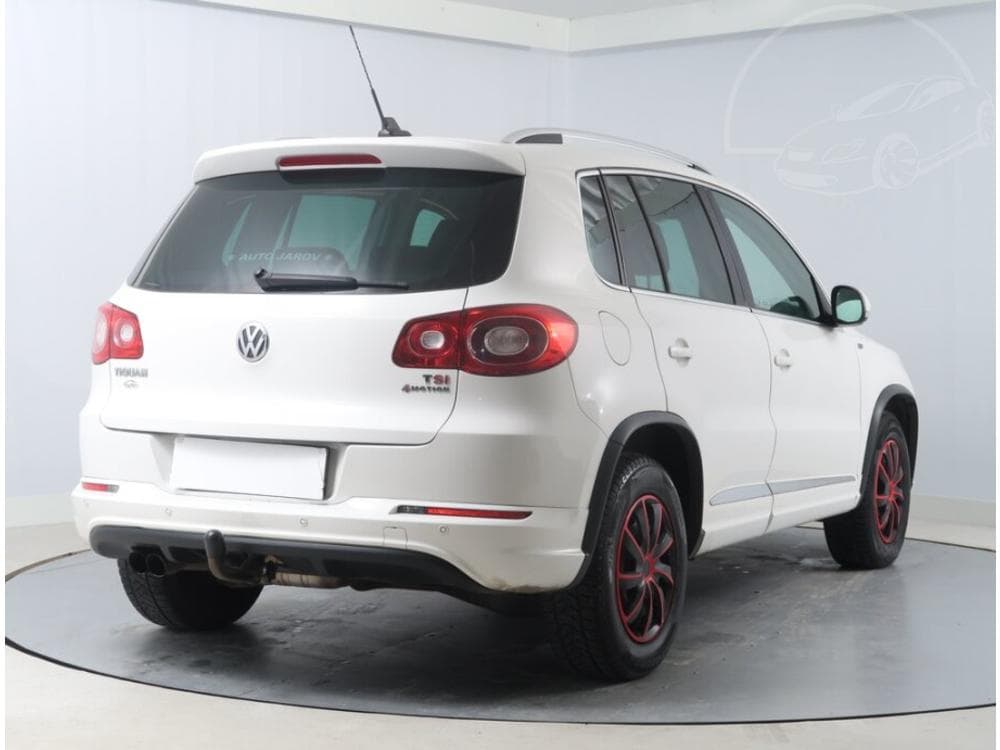 2010 Volkswagen Tiguan - 9