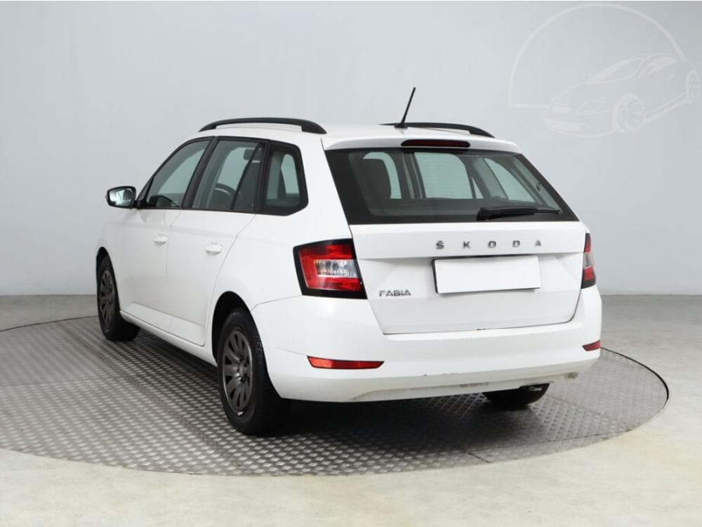 2021 Škoda FABIA - 4