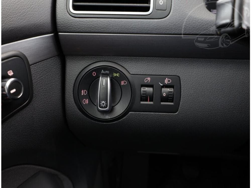 2012 Volkswagen TOURAN - 13