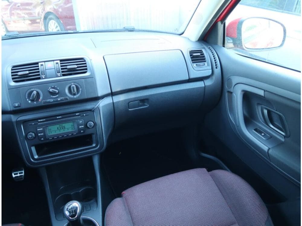 2010 Škoda FABIA - 8